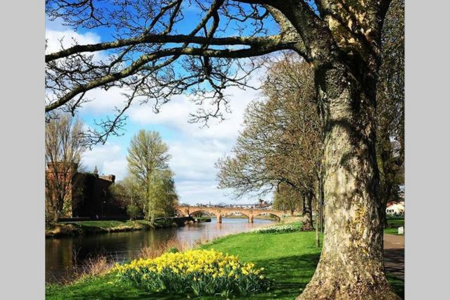 Central Dumfries Esterno foto